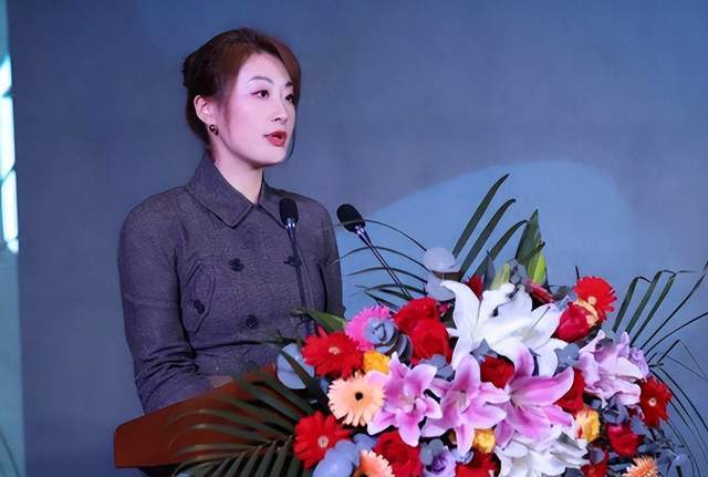 宗馥莉强势回归！重掌娃哈哈商标权，两大核心助手回归助力