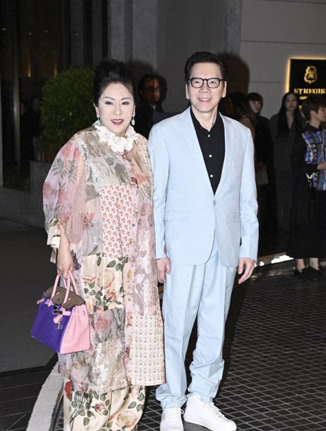 刘銮雄现身杨受成红宝石婚宴，甘比精致亮相引关注