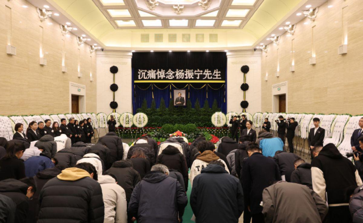 杨振宁留给翁帆的遗书太催泪：小帆，望你再婚是愿你余生有人陪伴