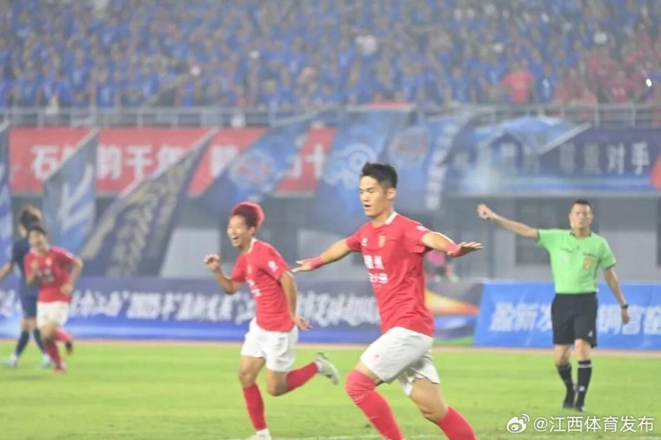 2球被吹！江西足协副主席言论风波：否认送礼遭处罚