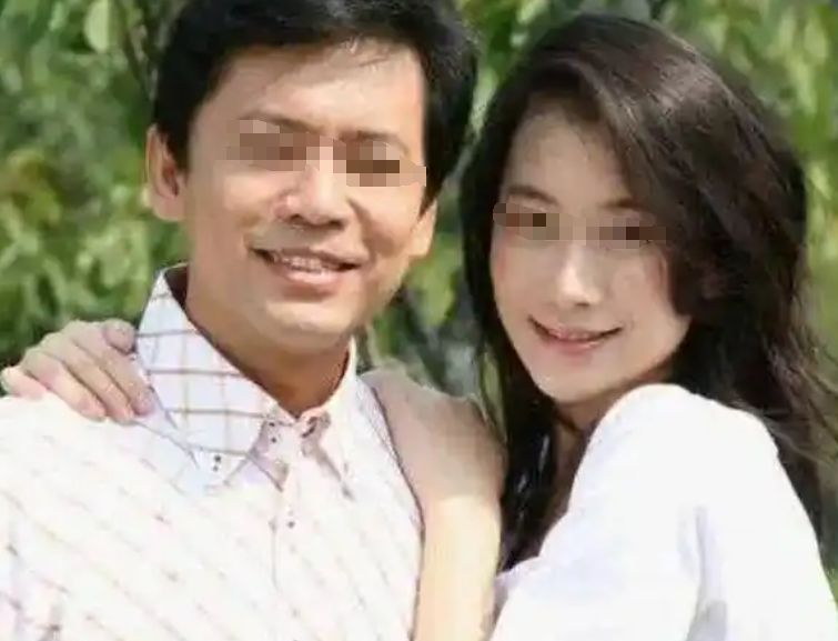 我爸和小三一起35年，我妈没闹，在他67岁生日当天绝地反击