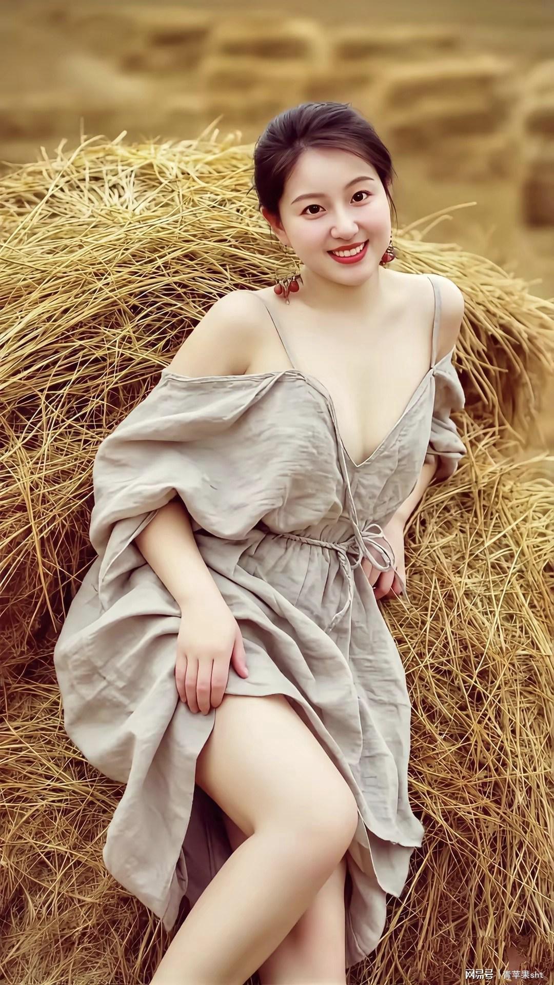 枯草堆里的炽热青春：那段难忘的午后时光
