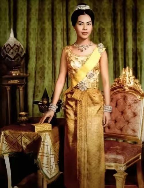 诗丽吉太后逝世享年93岁，泰国全国哀悼，红唇太后传奇一生