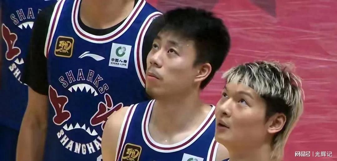 上海男篮外援调整遇阻，卢伟面临赛季挑战