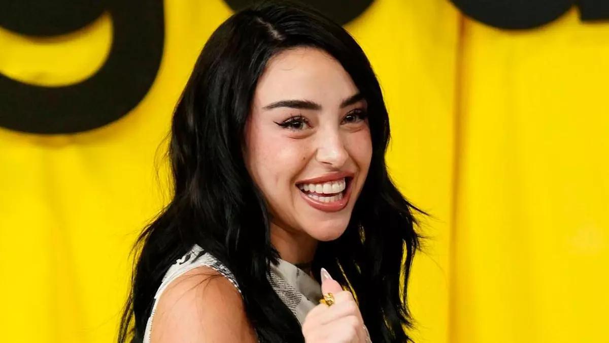 亚马尔女友否认怀孕传闻，坦言渴望成为母亲引热议