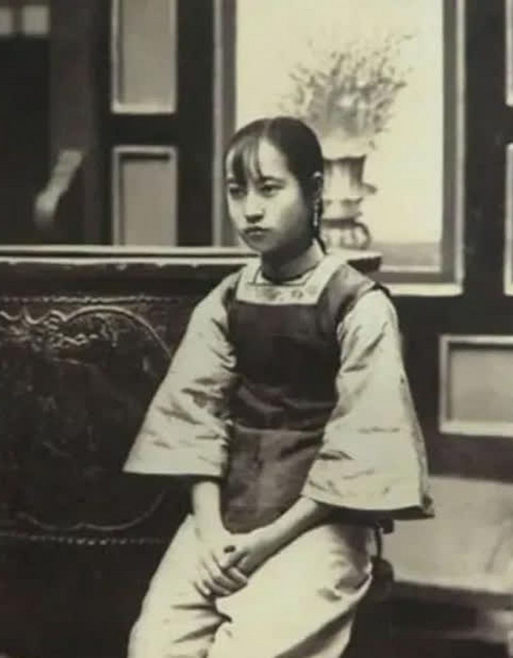 古代通房丫鬟的真实生活：行房时的尴尬与命运的无常