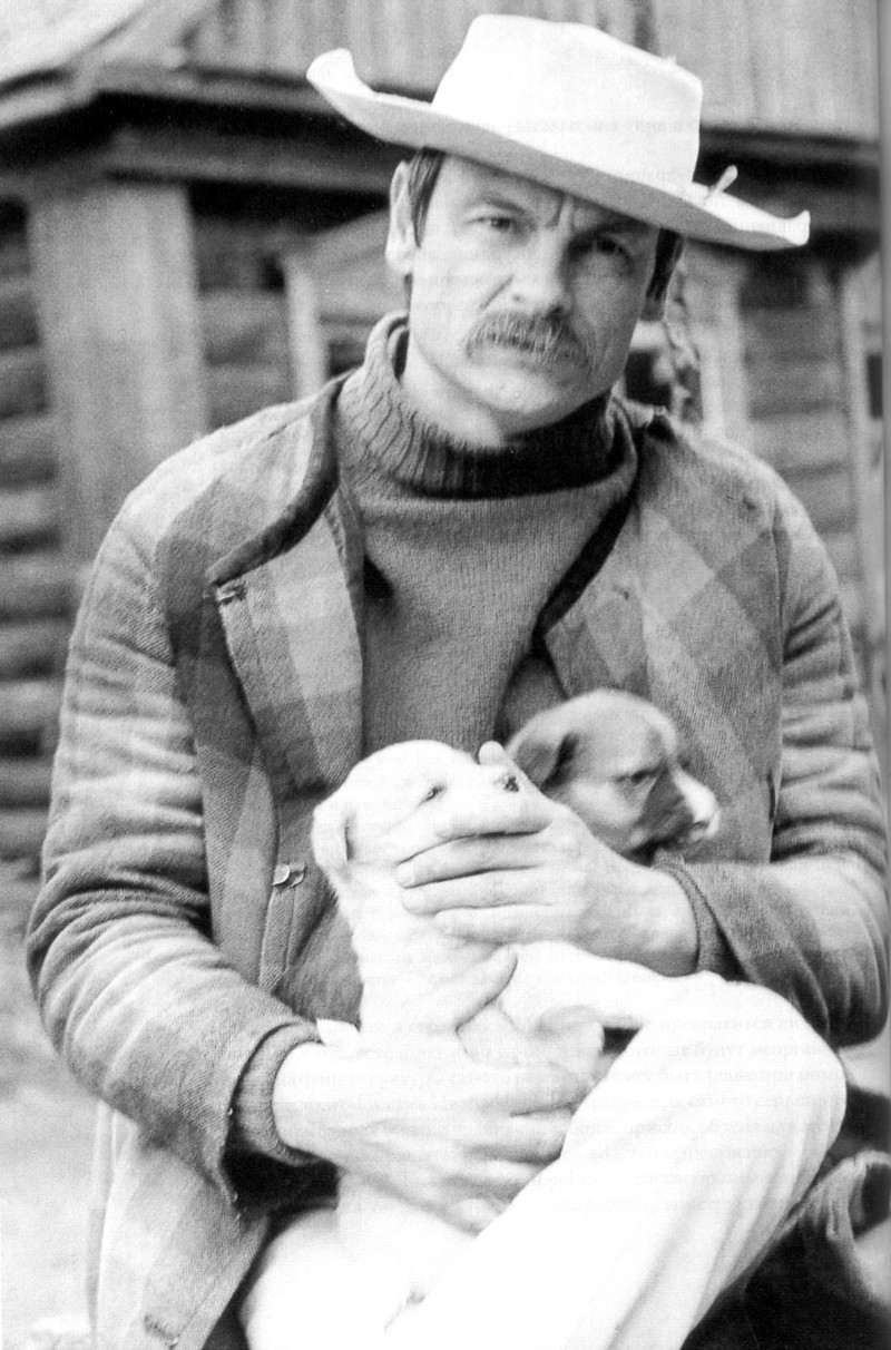 塔可夫斯基：以“苦难”为名，他预先总结了自己一生的境遇