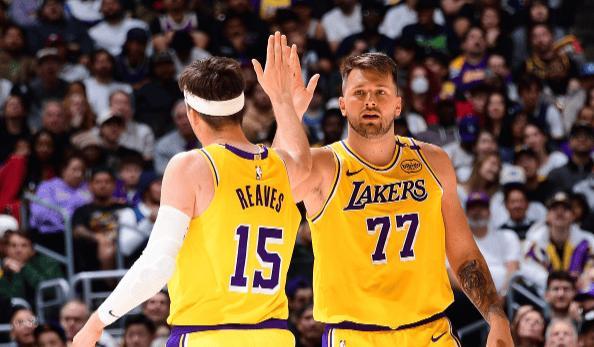 37+14！31+20！字母哥创历史，联盟第一人或易主