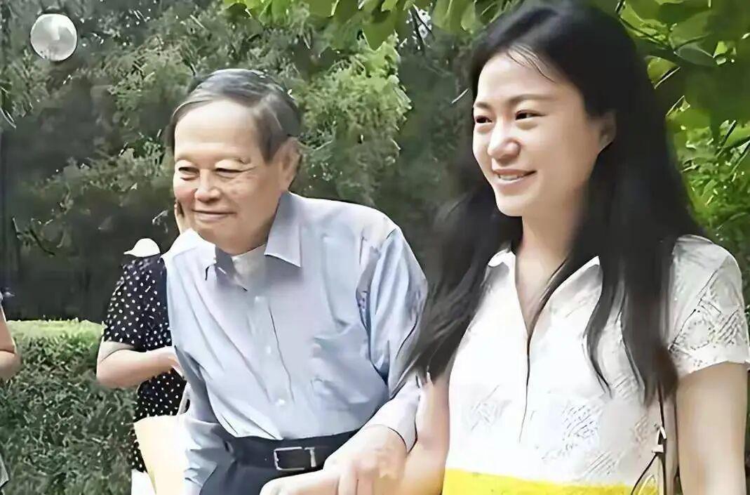 翁帆连夜声明不再婚：超越世俗的精神选择