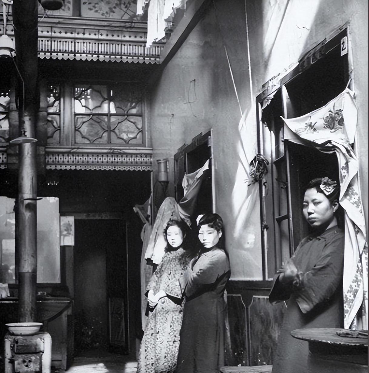 旧社会老鸨的残忍手段：窑子里的姑娘如何被折磨