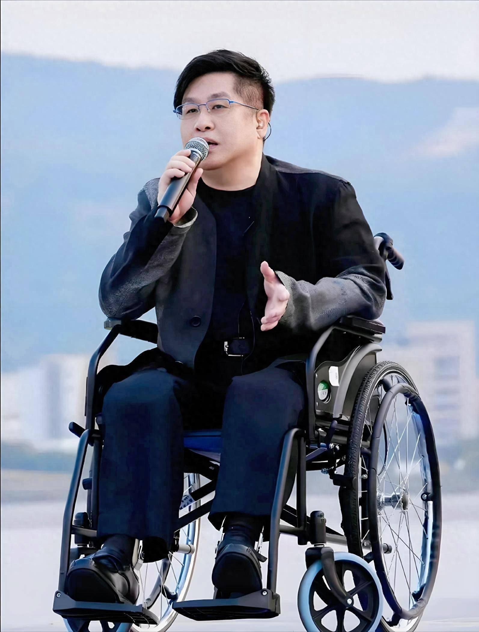 郑智化怒斥机场事件反转：从力挺到要求退圈，真相究竟如何？