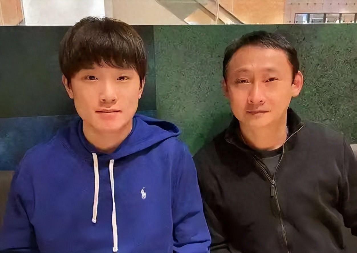 张本智和的父亲张本宇回国，已正式成为成都高新若水居俱乐部教练