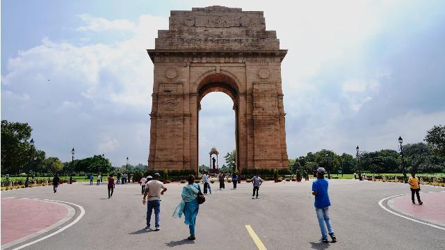 中印时隔五年恢复直航，首班航班成功降落广州
