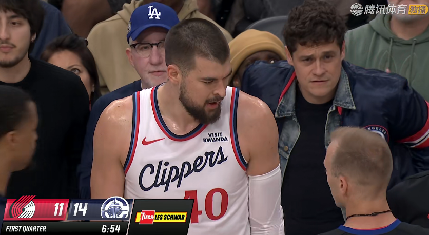 快船114-107险胜开拓者！哈登20+6+13表现惊艳，赛后拥抱霍乐迪