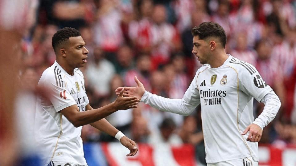 皇马中场巴尔韦德带病出战国家德比，拼至虚脱彰显铁血精神