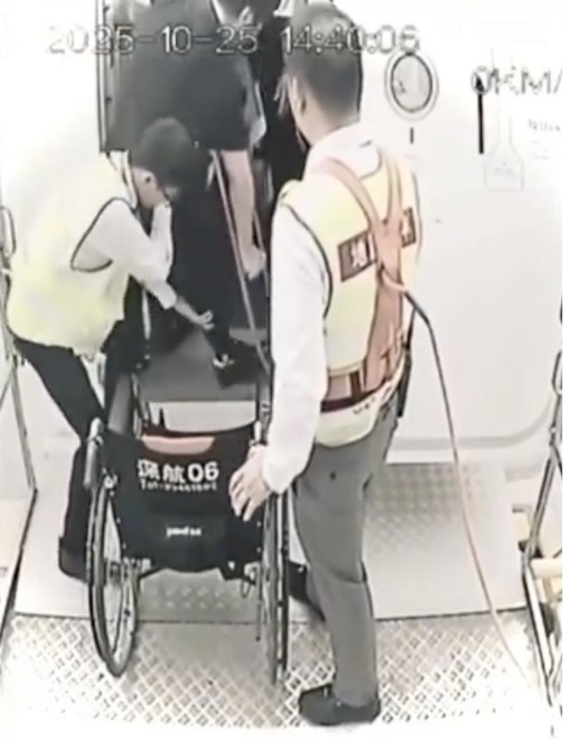 郑智化机场风波：换位思考方能化解误解