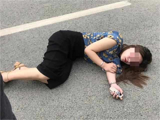 山东土豪当街教训女儿事件：背后隐藏的家族悲剧与风水疑云