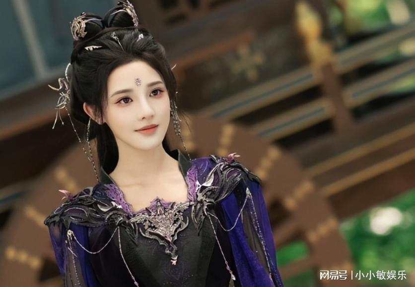 彭小苒《暗河传》破5亿播放：从主持人到冷艳御姐的逆袭之路