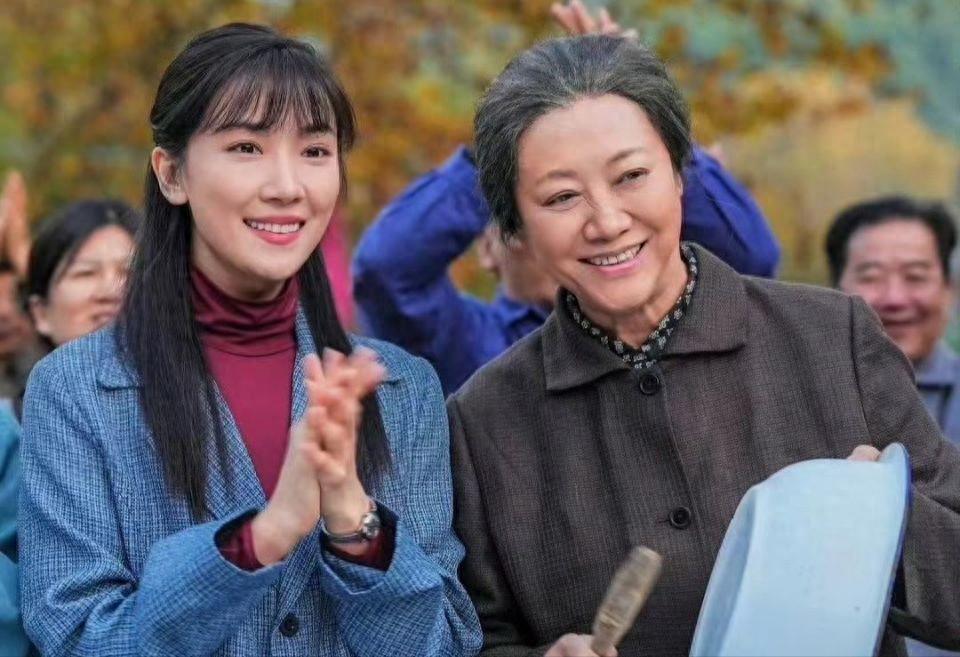 《依依向北风》深度解析：乔正君被亲女告发，盛雪竹复仇有多狠？