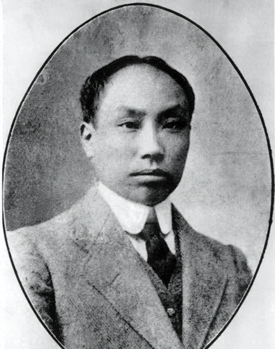 中国共产党历任最高领导人：从陈独秀到毛泽东的传承之路