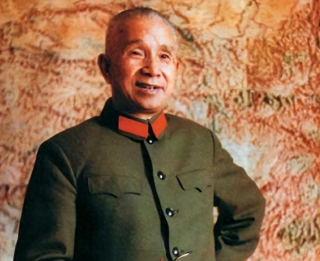 华野奇闻：粟裕指挥大战时，参谋长为何总“缺席”？