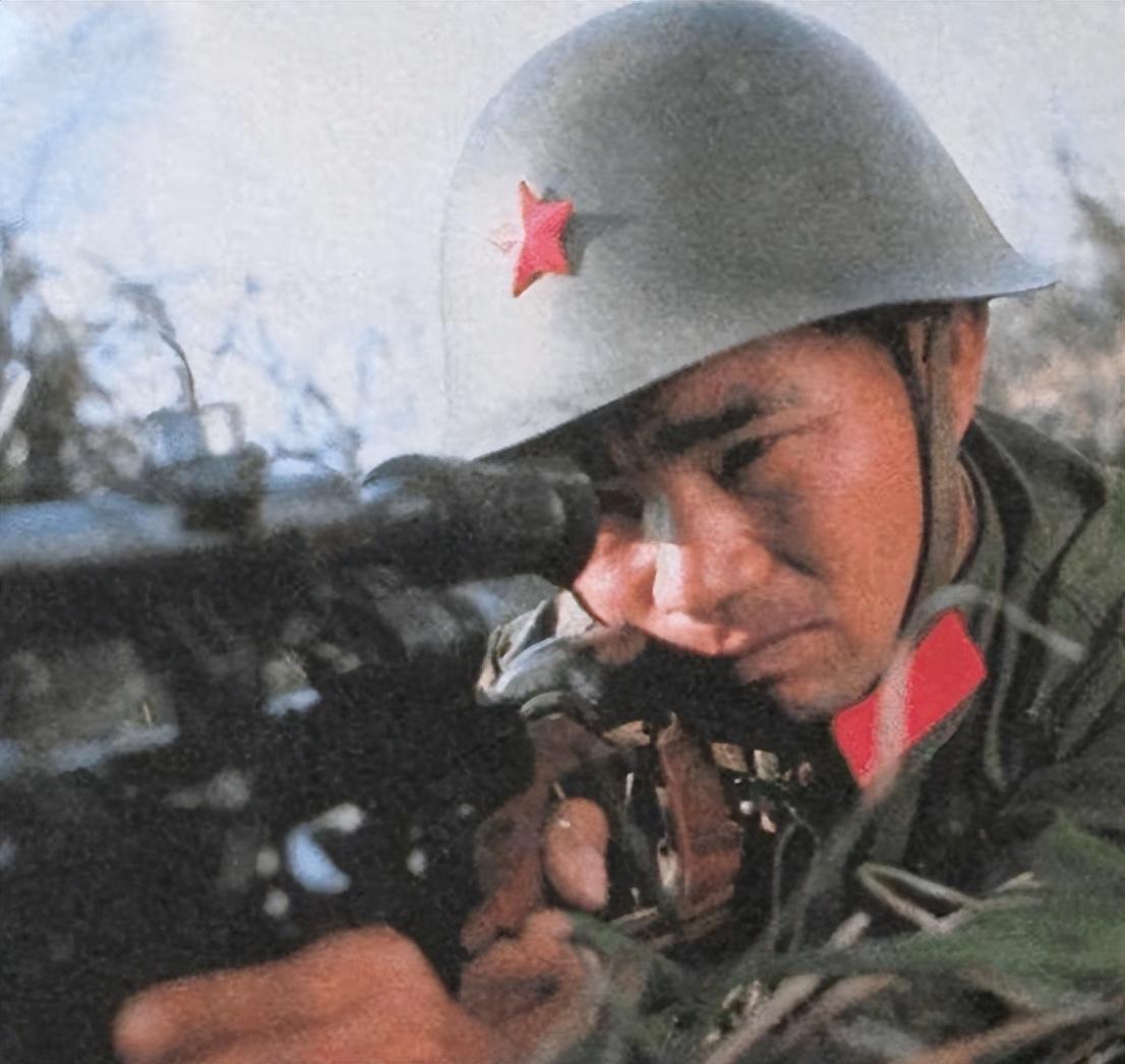 1988年越战：狙击手向小平“放跑”越军为何受表彰？