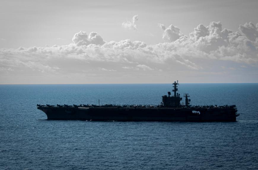 美军两架战机南海相继坠毁，事故原因待查