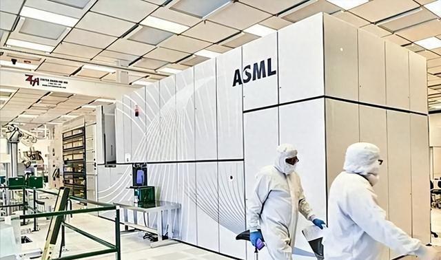 荷兰ASML事件深度剖析：技术封锁下的全球半导体产业变局