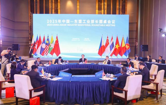 中方推动东盟扩员至11国，越南“选边站”反陷困境