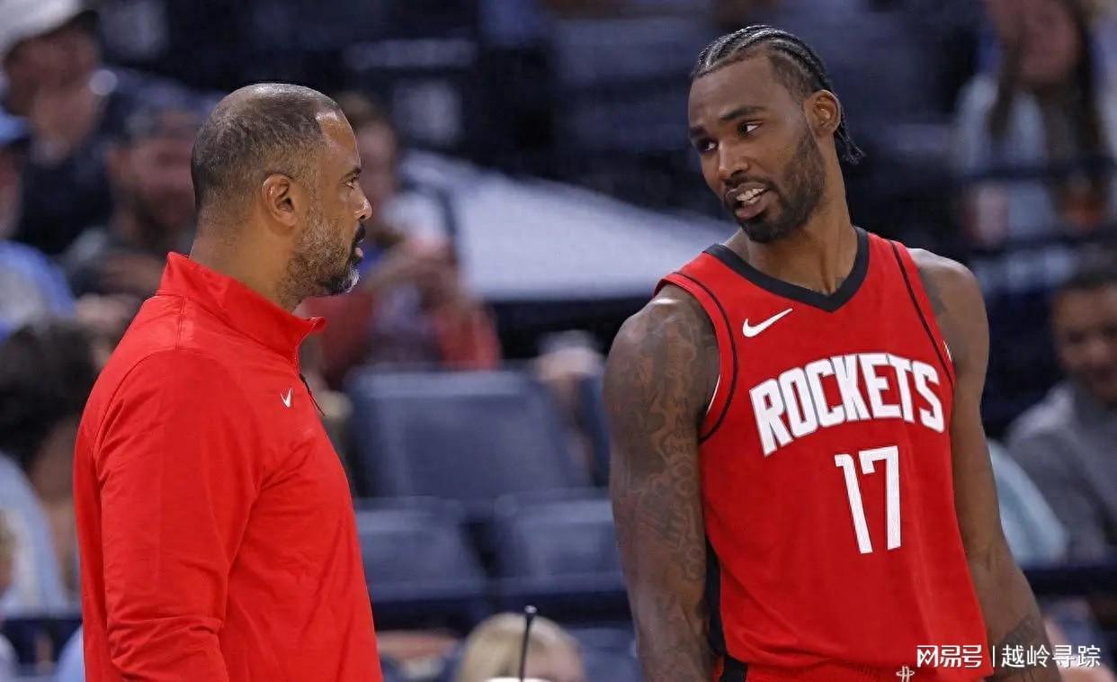 火箭大胜篮网赛后：乌度卡谈变阵，力挺防守，控卫补强有新动作