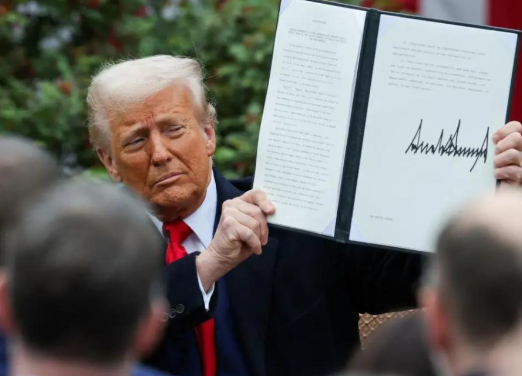 中美关系新动向：特朗普访华计划与美国态度转变