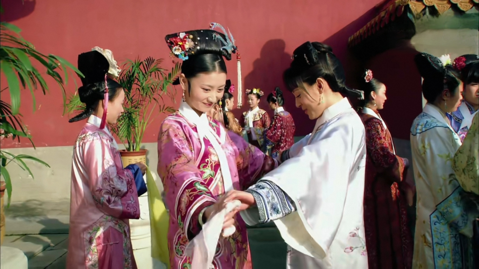 《甄嬛传》中眉庄与甄嬛的姐妹情：福缘还是劫数？