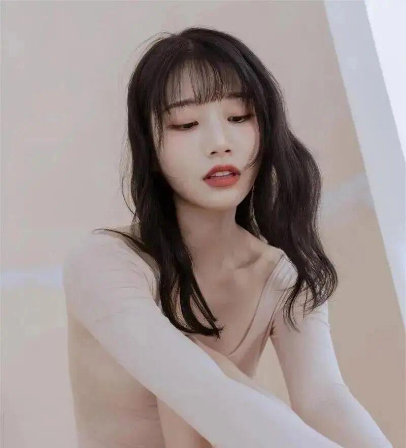 2025日本AV界审美革命：黑皮辣妹滨边弥生引爆行业新趋势