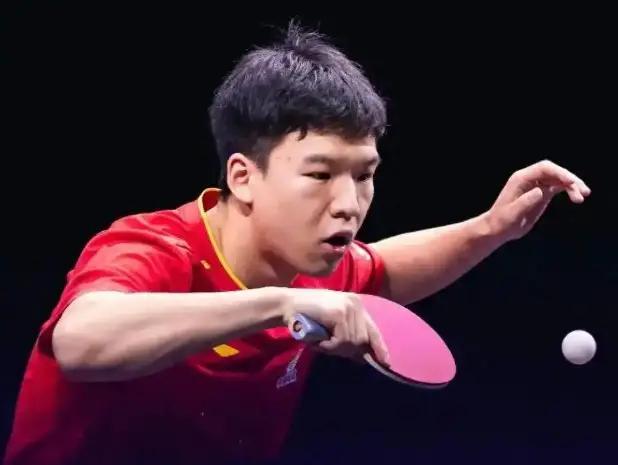 4:3惊天逆转！22岁向鹏力克雨果，国乒新星强势崛起