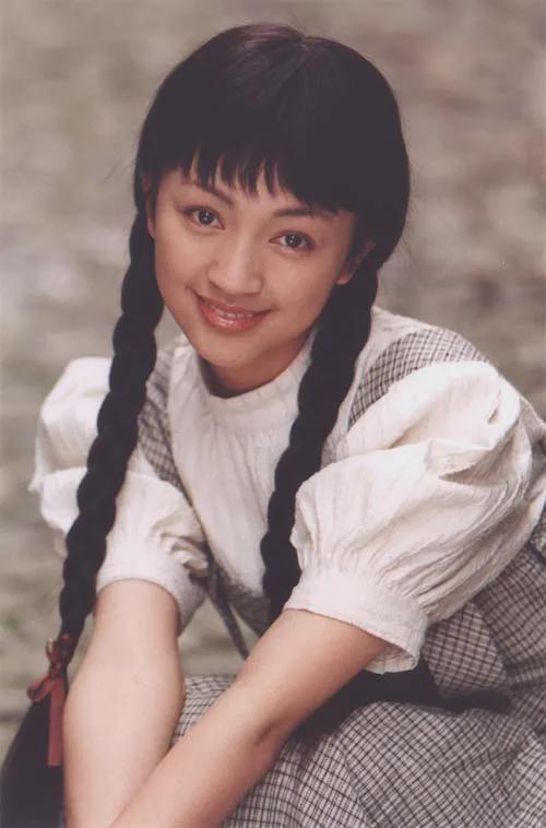 曾被陈坤陆毅倾慕，她最终嫁给华谊副总裁，如今成娱乐圈隐形掌舵人