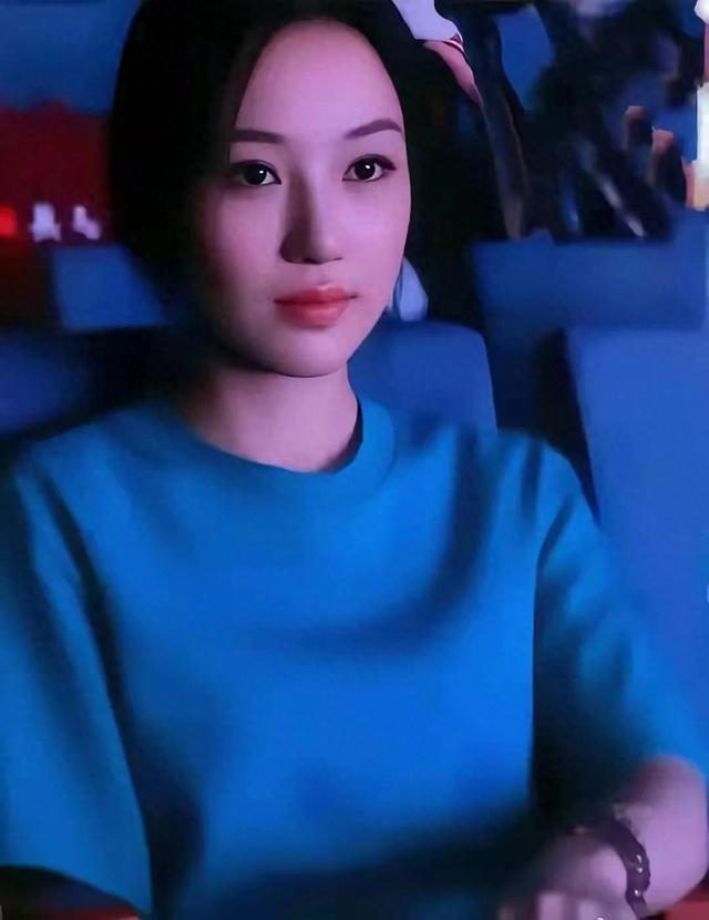 李嫣惊艳亮相！大眼睛高鼻梁尽显美女气质