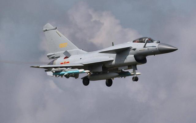 郑丽文当选后大陆双管齐下：轰6K实战化训练与高层互动并行