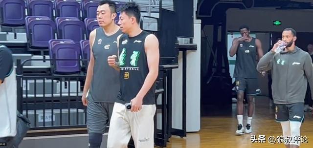 辽宁男篮阵容大换血：超7人离队，赵继伟能否迎来新夺冠契机？