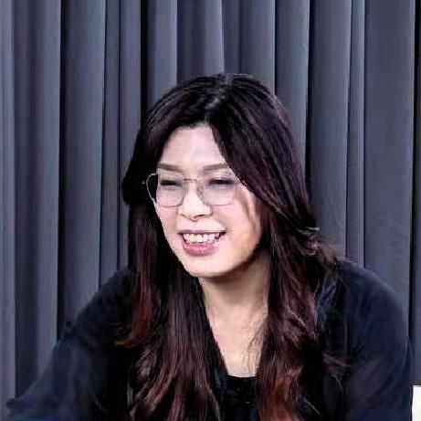 郑丽文两岸表态引热议，解放军轰-6K同期绕台成焦点