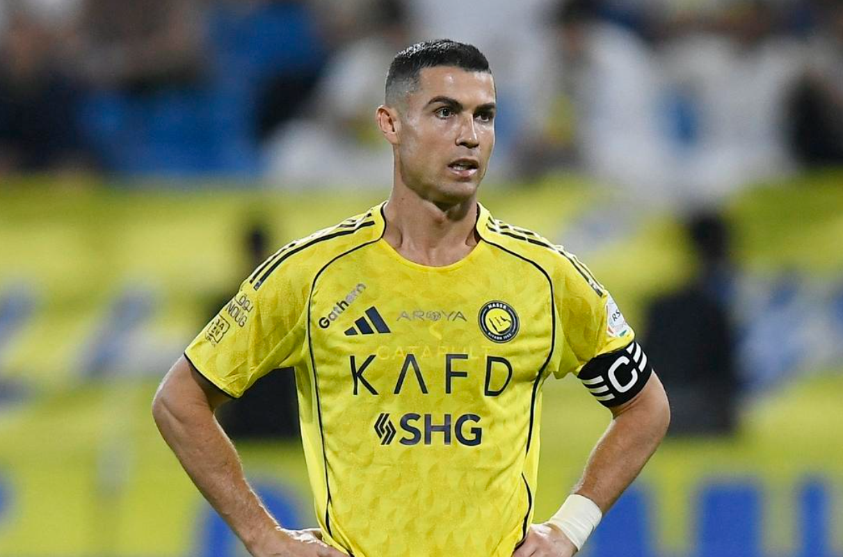 足坛疯狂一夜：C罗出局，那不勒斯绝杀，米兰翻车，多特惊险晋级