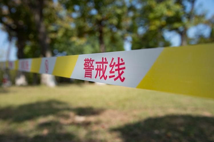 广西桂林龙胜县大型客车侧翻事故致3人遇难