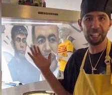 亚马尔父亲自称39岁仍年轻，笑称能捡遍巴塞罗那废品