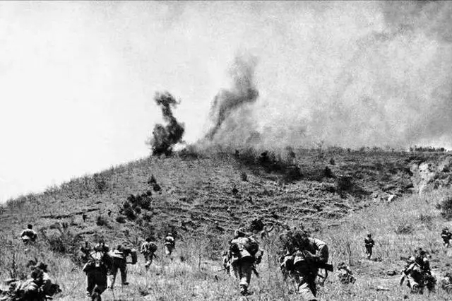 志愿军弹尽粮绝之际，小战士吹响军号退敌获特等功