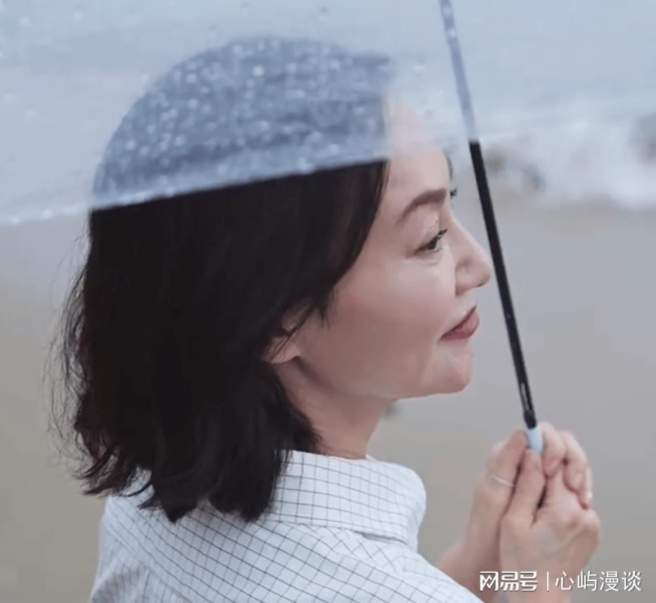 65岁惠英红霸气宣言：我非狂言，是怕岁月不待人