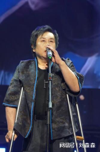 郑智化公开道歉不到48小时，央媒锐评直戳要害，一句话高下立见