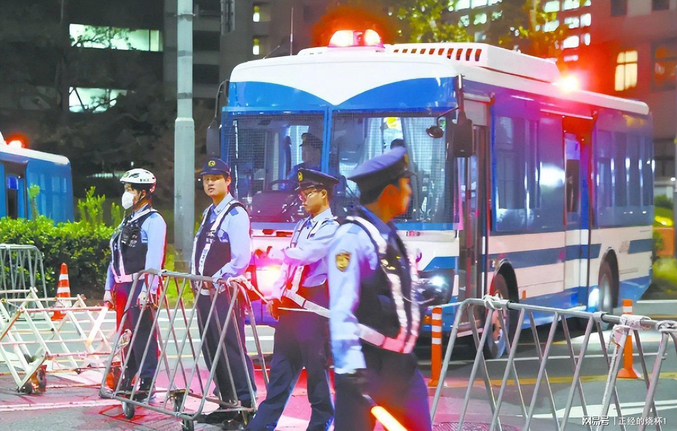 特朗普访日高市早苗高调欢迎：东京地标全亮背后的政治博弈