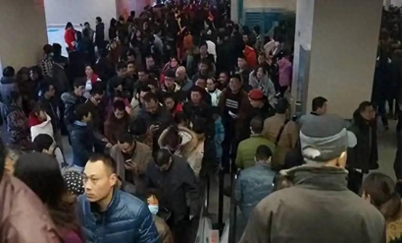 月入18个亿，每天接诊超过4万人，全球最大的医院竟然在中国