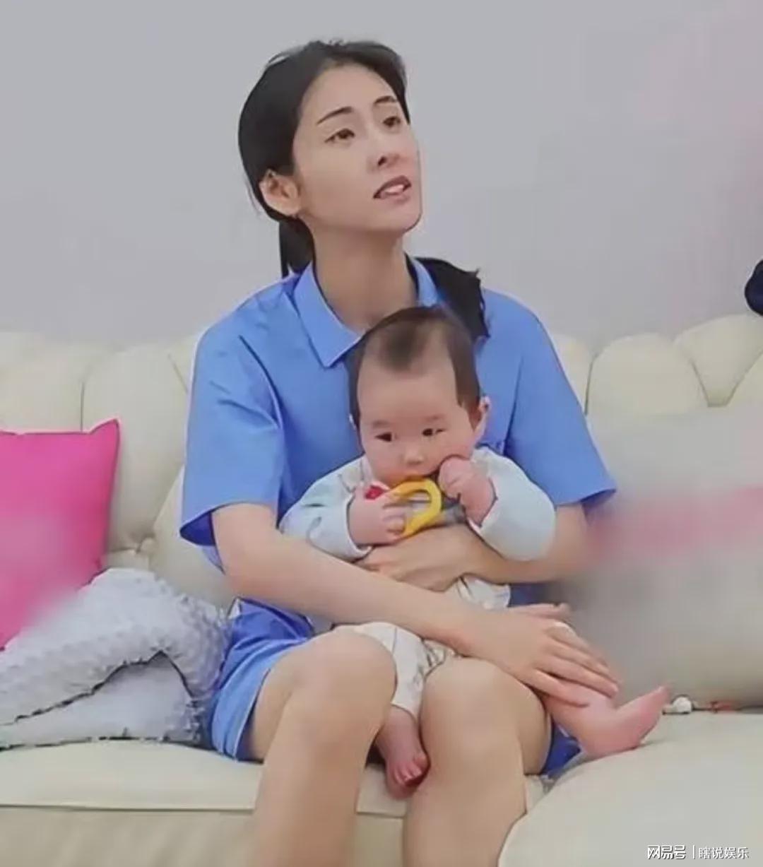 华晨宇5岁女儿近照曝光！穿公主裙与张碧晨看烟花，颜值引热议