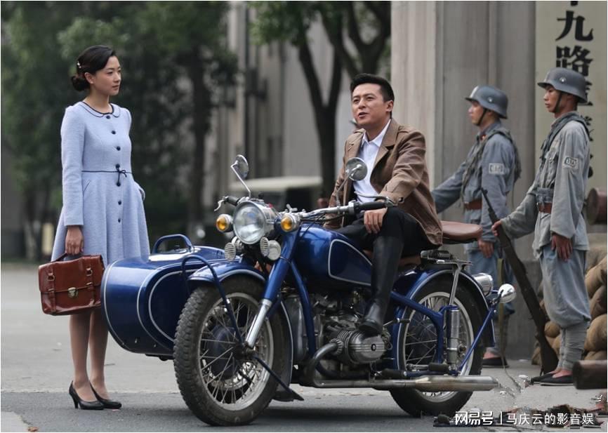 《铁血淞沪》首播引热议，万茜朱雨辰演绎抗战神剧，中老年观众最爱