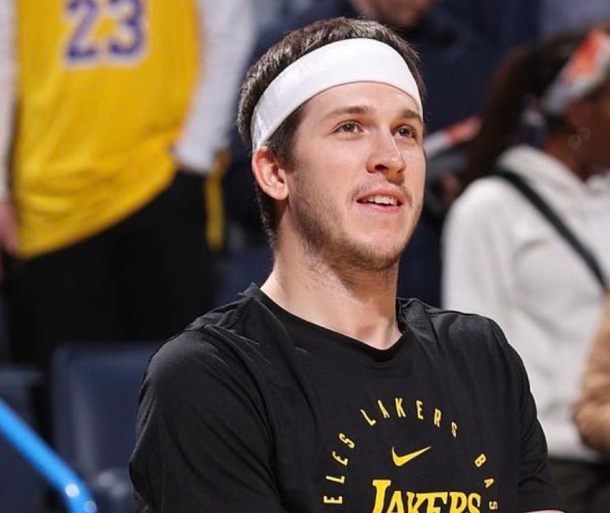 雷迪克力挺里夫斯：湖人不仅是詹皇东契奇，更是你的舞台